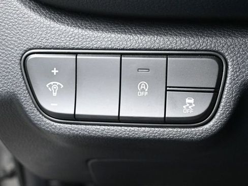 Used 2025 Kia Seltos S image 33