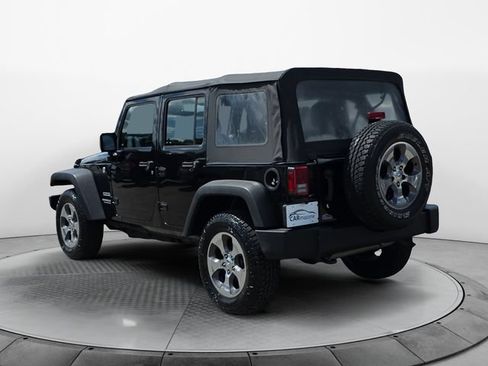 Used 2017 Jeep Wrangler Unlimited Sport AWD/4WD image 3
