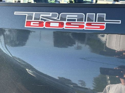 Used 2019 Chevrolet Silverado 1500 LT Trail Boss AWD/4WD image 12