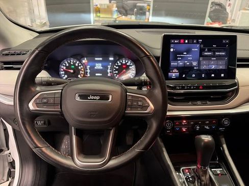 Used 2022 Jeep Compass Limited image 29