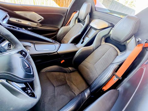 Used 2021 Chevrolet Corvette Stingray Premium Conv w/ Z51 Performance Package RWD image 24