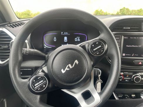 Used 2025 Kia Soul LX w/ LX Technology Package image 27