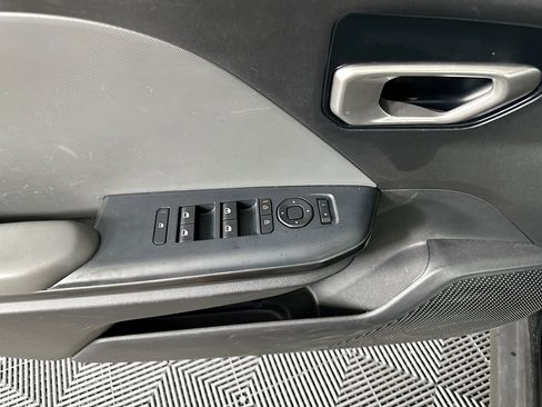 Used 2025 Kia K4 LXS image 15