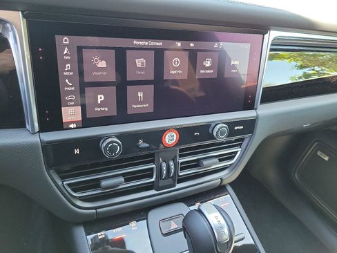 New 2025 Porsche Macan Turbo AWD/4WD image 18