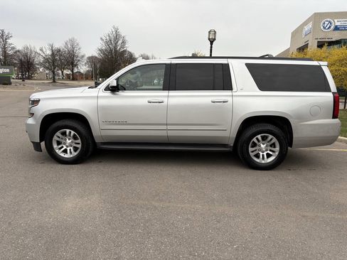 Used 2016 Chevrolet Suburban LT image 17
