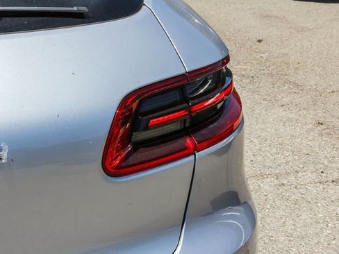 Used 2018 Porsche Macan S AWD/4WD image 11