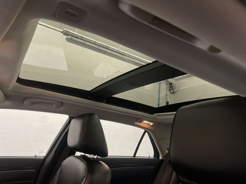 Used 2023 Chrysler 300 Touring L w/ Popular Equipment Group image 13