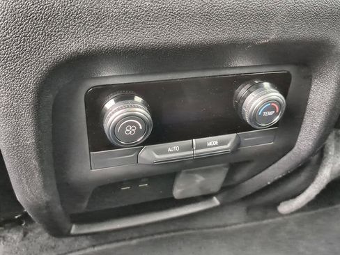 Used 2025 GMC Acadia Elevation image 21