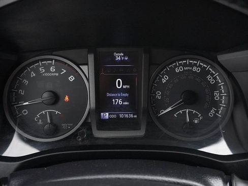 Used 2017 Toyota Tacoma TRD Off-Road image 30