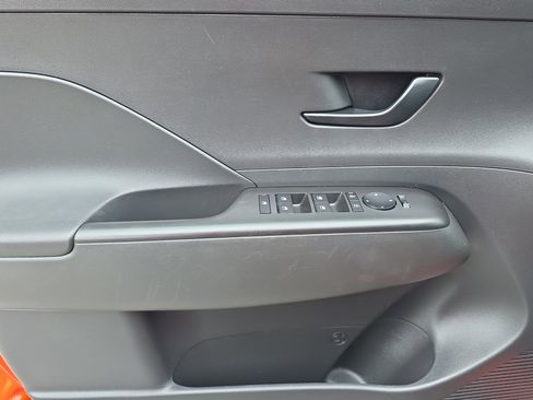 Used 2025 Hyundai Kona SEL image 19