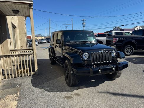 Used 2011 Jeep Wrangler Unlimited Sport image 3