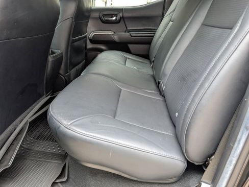 Used 2022 Toyota Tacoma Limited AWD/4WD image 21