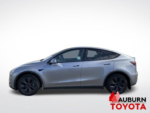 Used 2025 Tesla Model Y Long Range AWD/4WD image 4