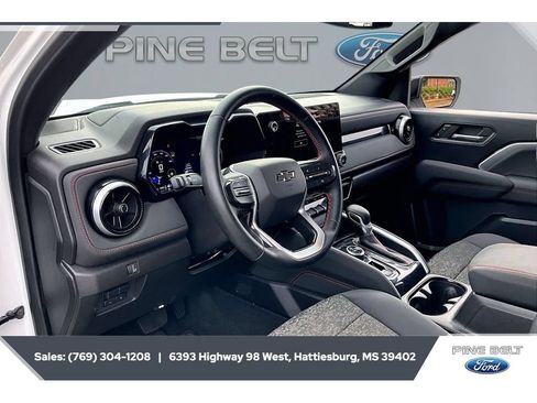 Used 2024 Chevrolet Colorado Z71 w/ Z71 Convenience Package 2 AWD/4WD image 13