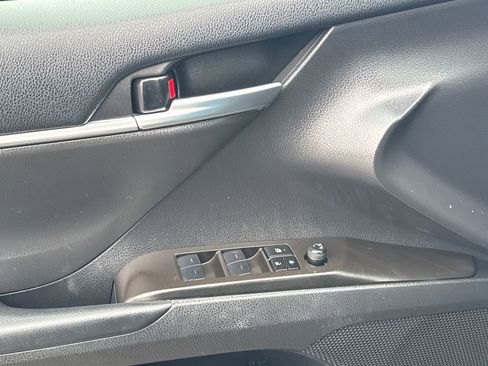 Used 2023 Toyota Camry SE image 32