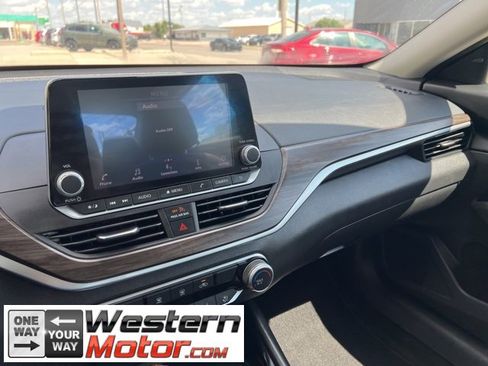 Used 2023 Nissan Altima 2.5 SV image 12