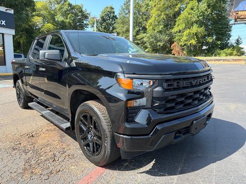 Used 2025 Chevrolet Silverado 1500 Custom w/ LPO, Dark Essentials Package AWD/4WD image 4
