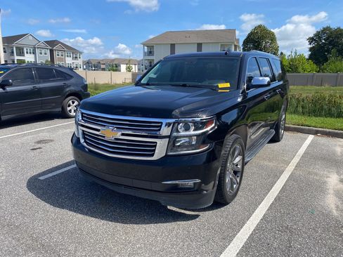 Used 2018 Chevrolet Suburban Premier AWD/4WD image 13