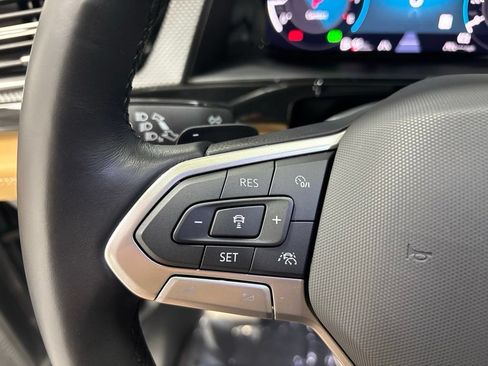 Used 2026 Volkswagen Atlas Cross Sport SEL R-Line AWD/4WD image 15
