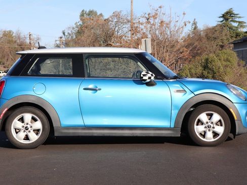 Used 2016 MINI Cooper 2-Door Hardtop image 10