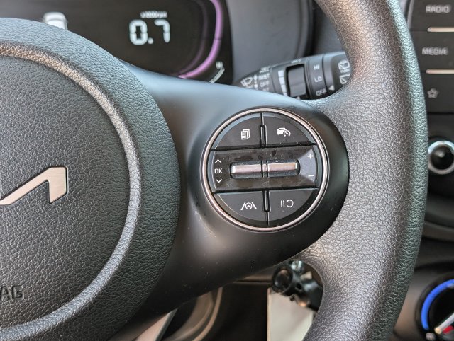 Used 2025 Kia Soul LX FWD image 24