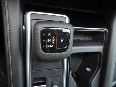 Used 2024 Nissan Pathfinder SL FWD image 24