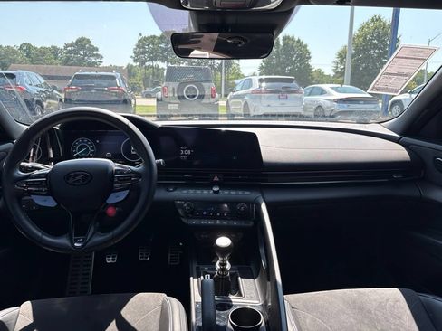 Used 2022 Hyundai Elantra N FWD image 10