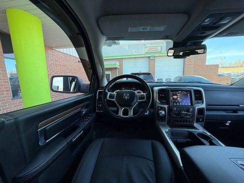 Used 2018 RAM 1500 Laramie w/ Convenience Group AWD/4WD image 10