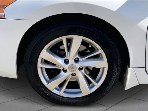 Used 2013 Nissan Altima 2.5 SV image 11