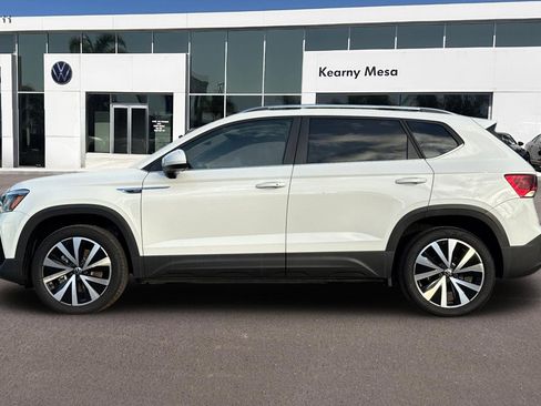 Used 2022 Volkswagen Taos SE image 7