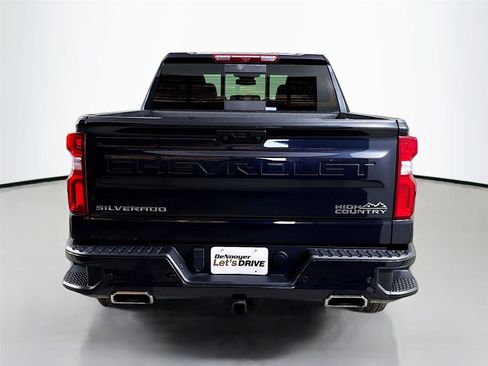 Used 2022 Chevrolet Silverado 1500 High Country w/ High Country Premium Package AWD/4WD image 8