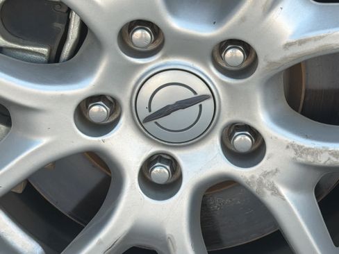 Used 2024 Chrysler Pacifica Touring-L FWD image 11