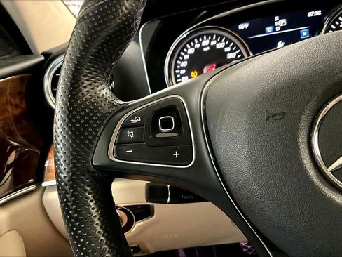Used 2018 Mercedes-Benz E 300 image 17