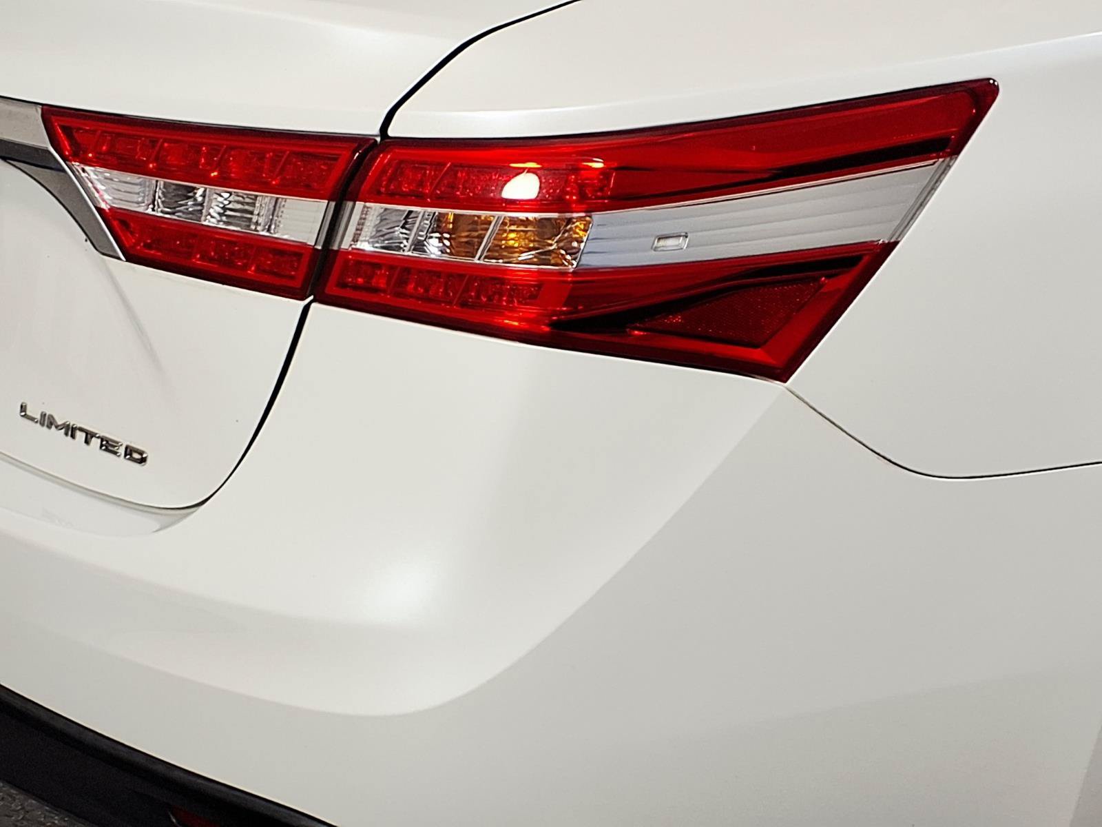 Used 2013 Toyota Avalon Limited FWD image 7
