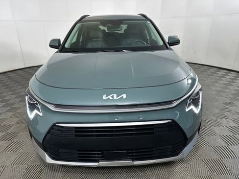 Used 2024 Kia Niro EX image 8