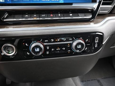 Used 2023 Chevrolet Silverado 1500 RST image 25