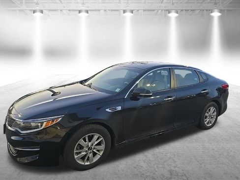 Used 2017 Kia Optima LX image 4