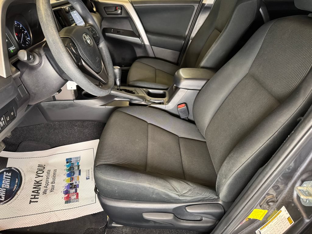 Used 2018 Toyota RAV4 LE w/ Carpet Mat Package FWD image 20