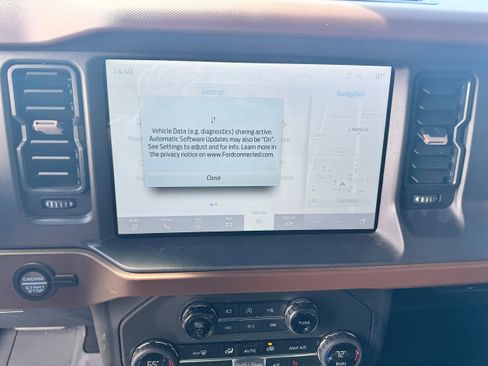 Used 2024 Ford Bronco Outer Banks image 15