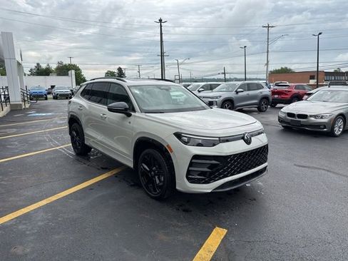 New 2026 Volkswagen Tiguan SE R-Line AWD/4WD image 7