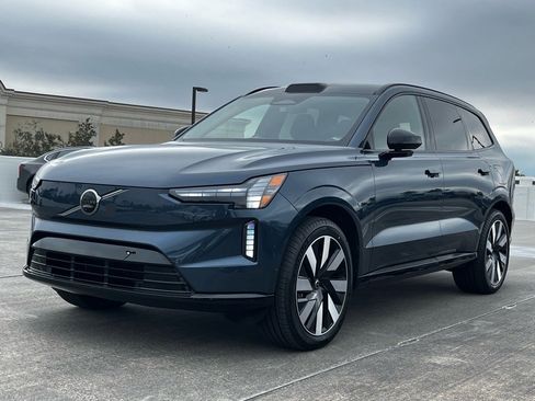 Used 2025 Volvo EX90 Ultra image 3