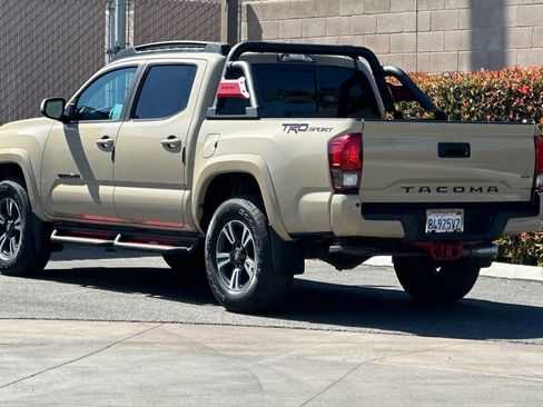 Used 2019 Toyota Tacoma TRD Sport w/ Exterior Package RWD image 6
