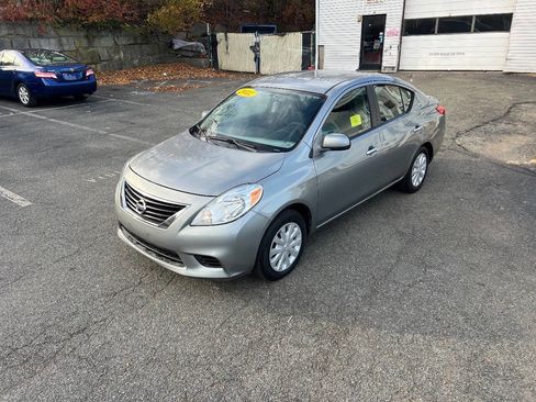 Used 2012 Nissan Versa SV w/ Convenience Pkg image 24