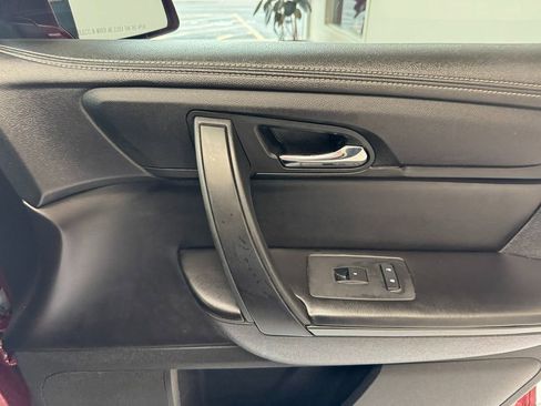 Used 2015 Chevrolet Traverse LT w/ Style and Technology Package image 15
