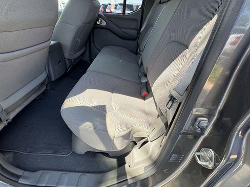 Used 2019 Nissan Frontier SV RWD image 12