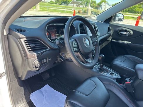 Used 2022 Jeep Cherokee Trailhawk w/ Comfort/Convenience Group AWD/4WD image 54