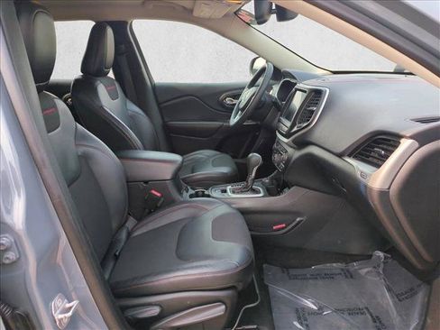 Used 2014 Jeep Cherokee Trailhawk w/ Comfort/Convenience Group AWD/4WD image 20