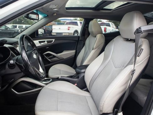 Used 2013 Hyundai Veloster w/ Style Pkg FWD image 22