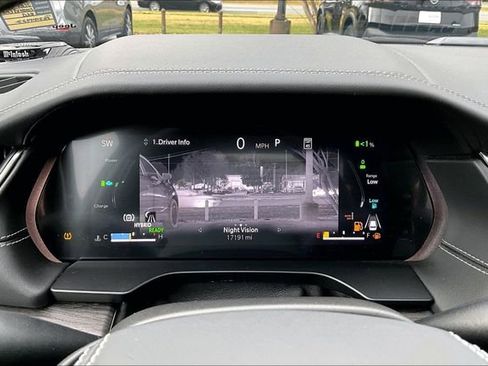 Used 2023 Jeep Grand Cherokee Overland w/ Advanced Protech Group III image 10