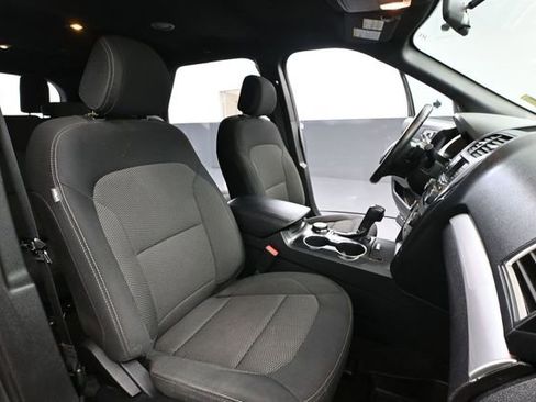 Used 2017 Ford Explorer XLT AWD/4WD image 46